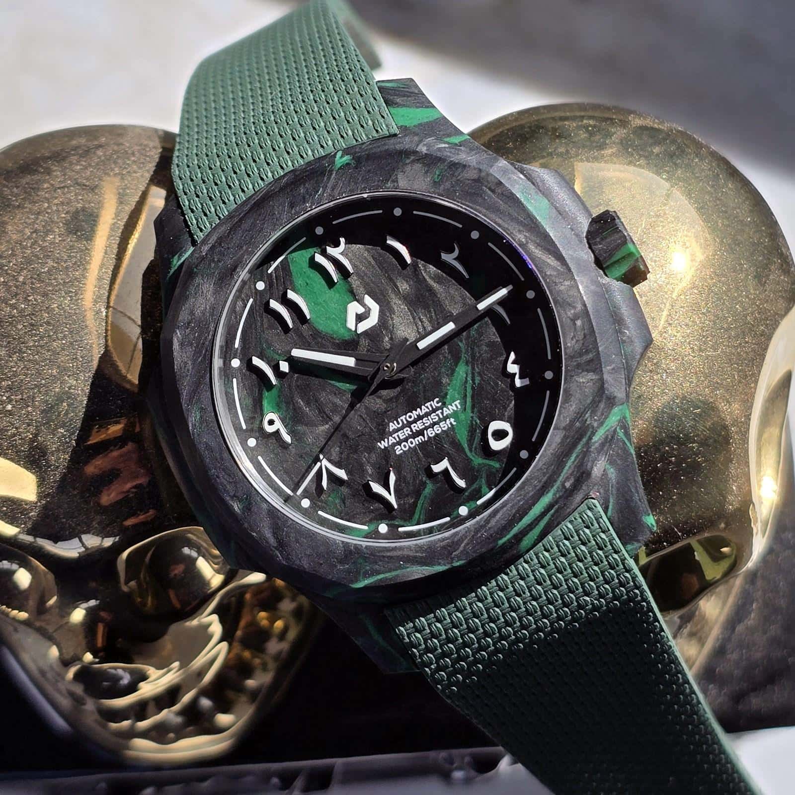 The Wrong  Wrist  Edition  40.5mm - R- WW2R view 1
